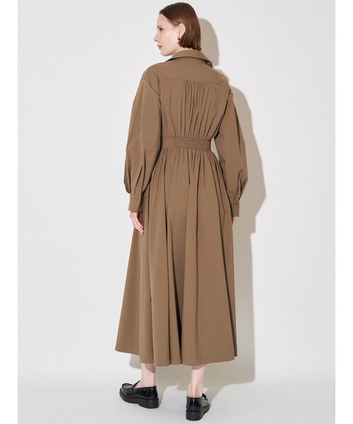 ELENDEEK（エレンディーク）の「オープンカラーフィット＆フレアワンピース（ワンピース・レディース・ブルー/カーキ/ネイビー・02/01）」の7枚目の写真