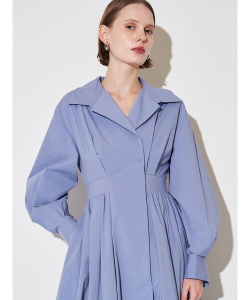 ELENDEEK（エレンディーク）の「オープンカラーフィット＆フレアワンピース（ワンピース・レディース・ブルー/カーキ/ネイビー・02/01）」の13枚目の写真