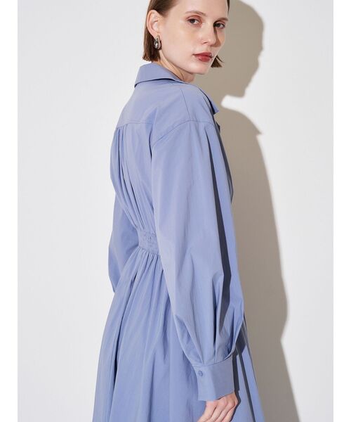 ELENDEEK（エレンディーク）の「オープンカラーフィット＆フレアワンピース（ワンピース・レディース・ブルー/カーキ/ネイビー・02/01）」の14枚目の写真