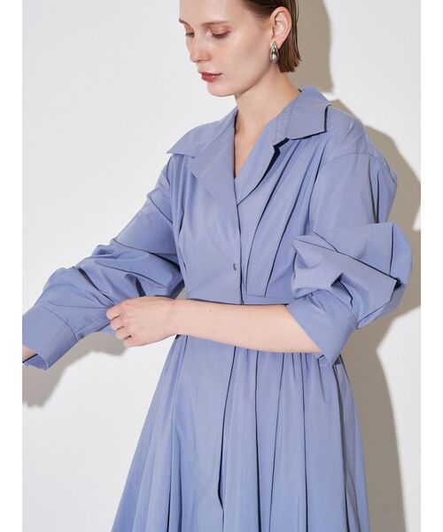 ELENDEEK（エレンディーク）の「オープンカラーフィット＆フレアワンピース（ワンピース・レディース・ブルー/カーキ/ネイビー・02/01）」の15枚目の写真