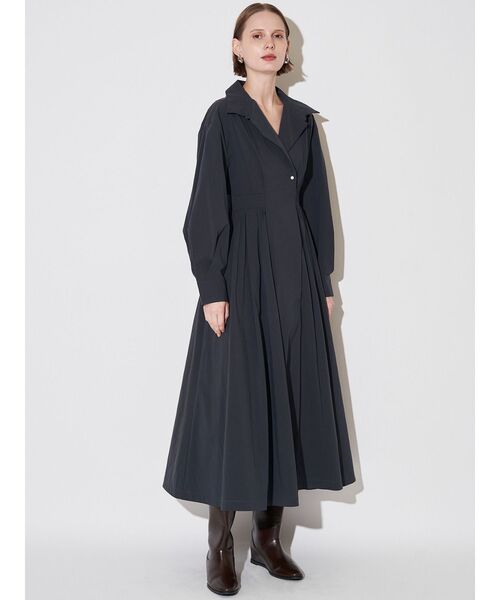 ELENDEEK（エレンディーク）の「オープンカラーフィット＆フレアワンピース（ワンピース・レディース・ブルー/カーキ/ネイビー・02/01）」の20枚目の写真