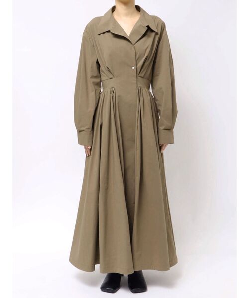 オープンカラーフィット＆フレアワンピース（ワンピース）｜ELENDEEK