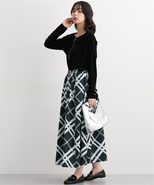 nissen（ニッセン）の「シアーベロアオーバーサイズトップス＜大きいサイズ有＞（Tシャツ/カットソー・レディース・モカ/チャコールグレー/ブルー/アイボリー/ブラック・S/M/L/LL）」の14枚目の写真