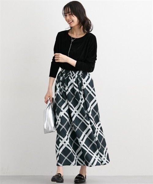 nissen（ニッセン）の「シアーベロアオーバーサイズトップス＜大きいサイズ有＞（Tシャツ/カットソー・レディース・モカ/チャコールグレー/ブルー/アイボリー/ブラック・S/M/L/LL）」の17枚目の写真