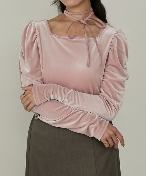 Cherir Mignon(シェリルミニョン)の「【Cherir Mignon】マルチウェイギャザーショルダーベロアプルオーバー(Tシャツ/カットソー・レディース・ミント/ブラウン/ピンク/ブラック・FREE)」の4枚目の写真
