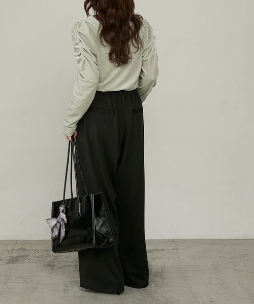 Cherir Mignon(シェリルミニョン)の「【Cherir Mignon】マルチウェイギャザーショルダーベロアプルオーバー(Tシャツ/カットソー・レディース・ミント/ブラウン/ピンク/ブラック・FREE)」の13枚目の写真