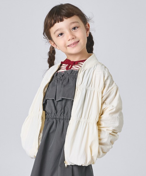 pairmanon(ペアマノン)の「ガールズ シャーリング ギャザー ブルゾン(ブルゾン・キッズ・アイボリー/ラベンダー・150/90/100/110/120/130/140)」の1枚目の写真