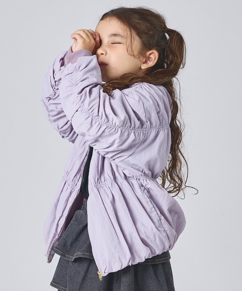 pairmanon(ペアマノン)の「ガールズ シャーリング ギャザー ブルゾン(ブルゾン・キッズ・アイボリー/ラベンダー・150/90/100/110/120/130/140)」の7枚目の写真