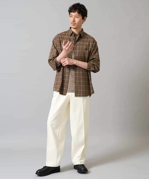 a.v.v（アーヴェヴェ）の「【イージーケア/毛玉になりにくい】ワンタックワイドデニムスラックス【ストレッチ/洗濯機で洗える】（その他パンツ・メンズ・アイボリー・48/46）」の4枚目の写真