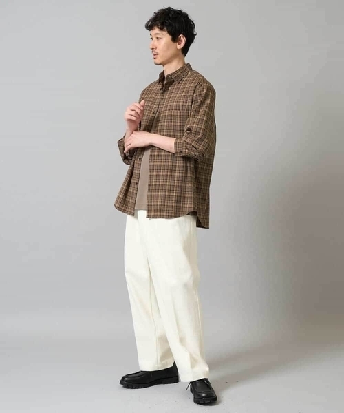 a.v.v（アーヴェヴェ）の「【イージーケア/毛玉になりにくい】ワンタックワイドデニムスラックス【ストレッチ/洗濯機で洗える】（その他パンツ・メンズ・アイボリー・48/46）」の9枚目の写真