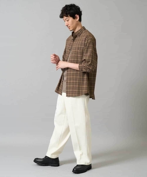 a.v.v（アーヴェヴェ）の「【イージーケア/毛玉になりにくい】ワンタックワイドデニムスラックス【ストレッチ/洗濯機で洗える】（その他パンツ・メンズ・アイボリー・48/46）」の13枚目の写真