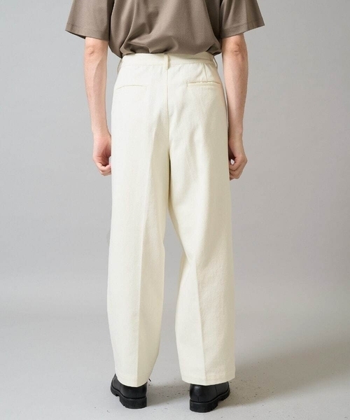 a.v.v（アーヴェヴェ）の「【イージーケア/毛玉になりにくい】ワンタックワイドデニムスラックス【ストレッチ/洗濯機で洗える】（その他パンツ・メンズ・アイボリー・48/46）」の7枚目の写真