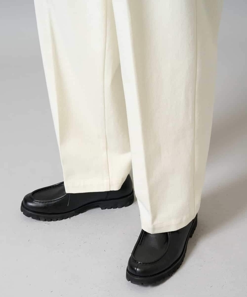 a.v.v（アーヴェヴェ）の「【イージーケア/毛玉になりにくい】ワンタックワイドデニムスラックス【ストレッチ/洗濯機で洗える】（その他パンツ・メンズ・アイボリー・48/46）」の3枚目の写真