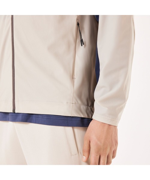 OAKLEY（オークリー）の「オークリー  ENHANCE FUSION FLEX JACKET 1.0/ジャケット/軽量/吸汗速乾/スポーツ・トレーニング/OAKLEY（その他アウター・メンズ・ブラック/ホワイト×ネイビー・L/S/M/XL）」の11枚目の写真