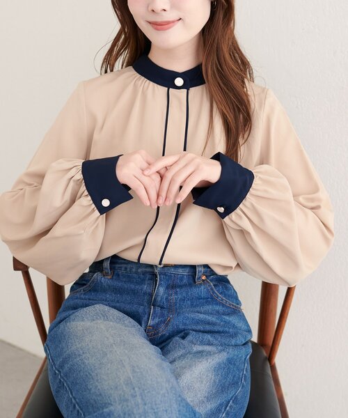 natural couture（ナチュラルクチュール）の「【WEB限定】バイカラーデザイン釦ブラウス（シャツ/ブラウス・レディース・アイボリー/チャコールグレー/オフホワイト/ピンク系その他/ネイビー/ブルー系その他/ベージュ・FREE）」の2枚目の写真