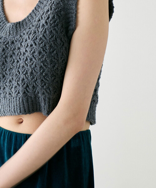 WALANCE(ワランス)の「WALANCE | クロシェ ダブルニットベスト WOMEN(ベスト・レディース・ベージュ系その他/チャコール・F)」の8枚目の写真
