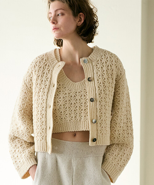 WALANCE(ワランス)の「WALANCE | クロシェ ダブルニットベスト WOMEN(ベスト・レディース・ベージュ系その他/チャコール・F)」の6枚目の写真