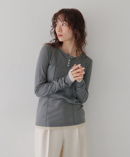 CLEIO（クレイオ）の「【CLEIO】２ピースヘンリーネックセミシアートップス 2-PIECE HENLEY NECK SEMI-SHEER TOP/980-14615（Tシャツ/カットソー・レディース・チャコール/ブラウン・FREE）」の13枚目の写真