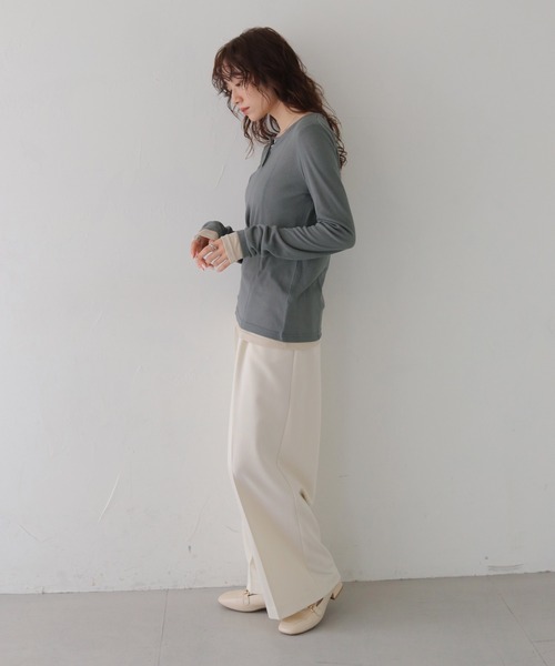 CLEIO（クレイオ）の「【CLEIO】２ピースヘンリーネックセミシアートップス 2-PIECE HENLEY NECK SEMI-SHEER TOP/980-14615（Tシャツ/カットソー・レディース・チャコール/ブラウン・FREE）」の22枚目の写真