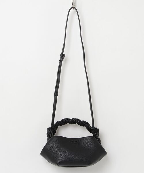 GANNI（ガニー）の「GANNI Ganni Bou Bag Mini Grained ガニー ボウバッグ ミニ ハンドバッグ（ハンドバッグ・レディース・ブラック・FREE）」の17枚目の写真