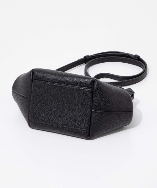 GANNI（ガニー）の「GANNI Ganni Bou Bag Mini Grained ガニー ボウバッグ ミニ ハンドバッグ（ハンドバッグ・レディース・ブラック・FREE）」の8枚目の写真