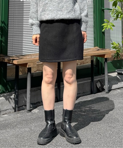 LE MORE（リモア）の「フェイクウールコクーンミニスカート（スカート・レディース・ブラック/チャコール・FREE）」の4枚目の写真