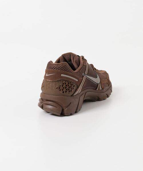 NIKE(ナイキ)の「NIKE ズームボメロ 5 GLD(スニーカー・レディース・ブラウン系その他/ピンク系その他・25/23.5/24.5/24)」の7枚目の写真