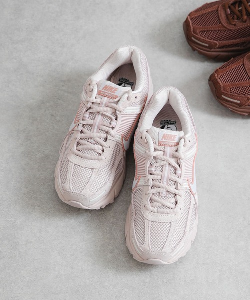 NIKE（ナイキ）の「NIKE　ズームボメロ 5 GLD（スニーカー・レディース・ブラウン系その他/ピンク系その他・25/23.5/24.5/24）」の6枚目の写真