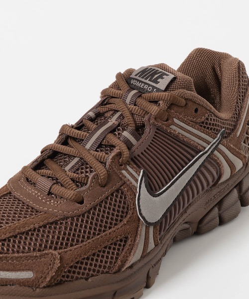 NIKE（ナイキ）の「NIKE　ズームボメロ 5 GLD（スニーカー・レディース・ブラウン系その他/ピンク系その他・25/23.5/24.5/24）」の13枚目の写真