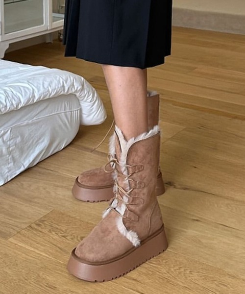 Vipoa（ヴィポア）の「Lace up camel boa boots（ブーツ・レディース・ベージュ・LARGE/MEDIUM/SMALL）」の5枚目の写真