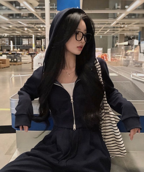 FAVORITO(ファヴォリート)の「ショートパーカーワイドパンツセットアップ(セットアップ・レディース・ダークグレー/ネイビー/ピンク/ライトグレー/ブラック・S/M)」の17枚目の写真