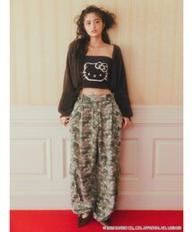 CALNAMUR | 【HELLO KITTYコラボ】カモフラワークパンツ(その他パンツ)