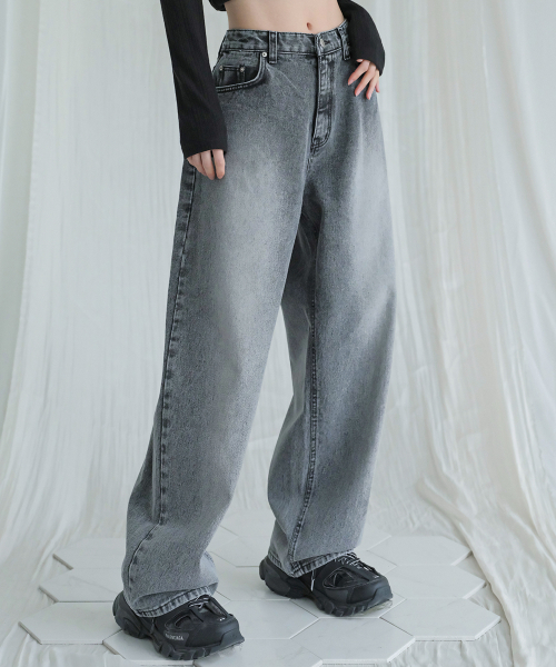 AVANDRESS（アバンドレス ）の「this is wide denim pants snow BLUE（デニムパンツ・レディース・その他・SMALL/MEDIUM/LARGE/X-LARGE/X-SMALL/XX-SMALL/XX-LARGE）」の2枚目の写真