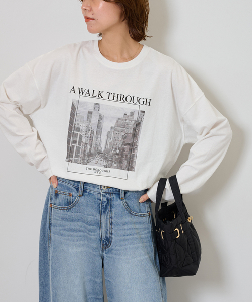 JOURNAL STANDARD relume（ジャーナルスタンダード　レリューム）の「《追加》シティフォトロングスリーブTee（Tシャツ/カットソー・レディース・ブラック/ホワイト・FREE）」の2枚目の写真