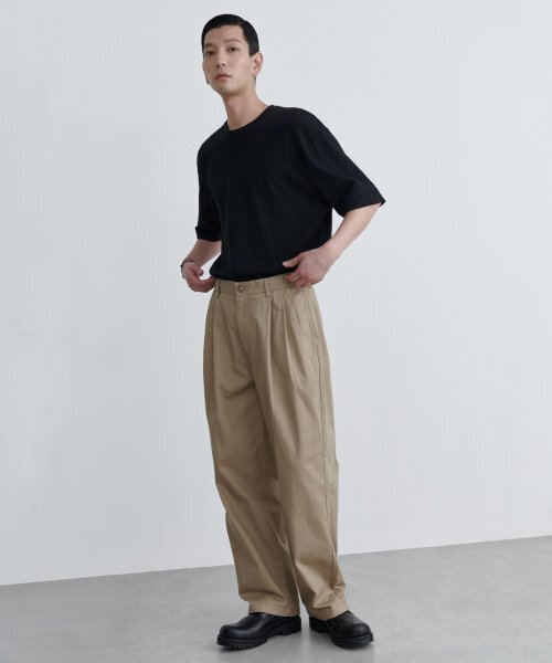 MUSINSA STANDARD（ムシンサスタンダード）の「スリータックセミバルーンチノパンツ[ベージュ]（その他パンツ・メンズ・その他・27/28/29/31/36）」の2枚目の写真