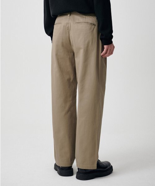 MUSINSA STANDARD（ムシンサスタンダード）の「スリータックセミバルーンチノパンツ[ベージュ]（その他パンツ・メンズ・その他・27/28/29/31/36）」の8枚目の写真