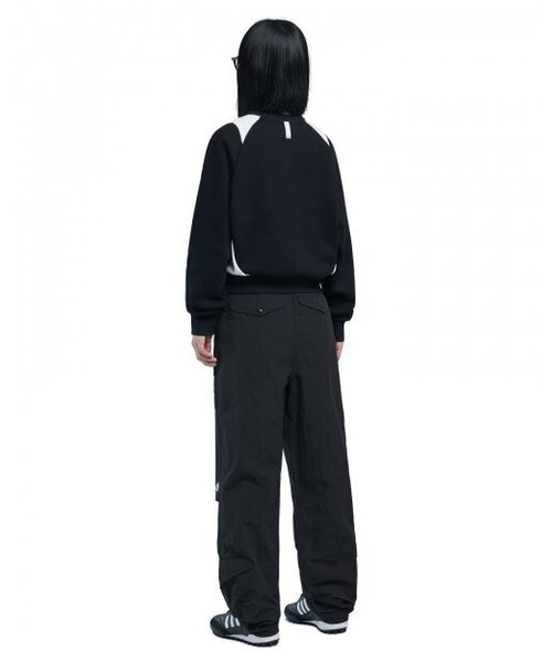 NOMANUAL（NOMANUAL）の「EMBLEM SWEATSHIRT - BLACK（スウェット・レディース・その他・SMALL/MEDIUM/LARGE）」の5枚目の写真
