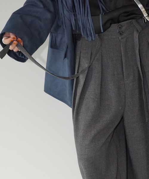 chuclla(チュクラ)の「タックボリュームパンツ chw25a134(スラックス・レディース・ダークグレー/モカ・L/M)」の4枚目の写真