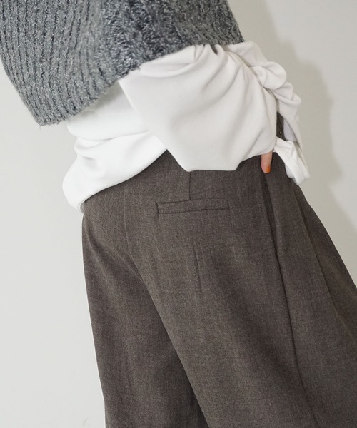 chuclla(チュクラ)の「タックボリュームパンツ chw25a134(スラックス・レディース・ダークグレー/モカ・L/M)」の9枚目の写真