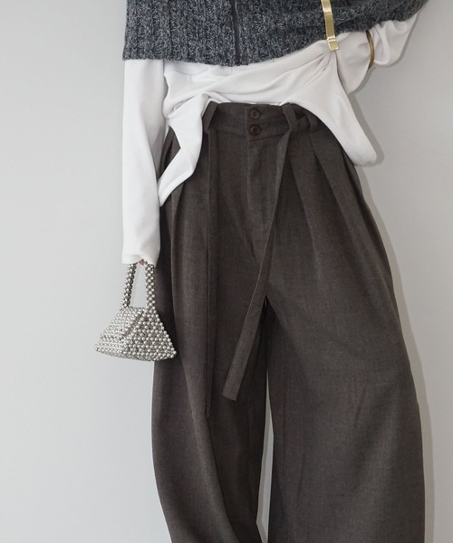 chuclla(チュクラ)の「タックボリュームパンツ chw25a134(スラックス・レディース・ダークグレー/モカ・L/M)」の11枚目の写真