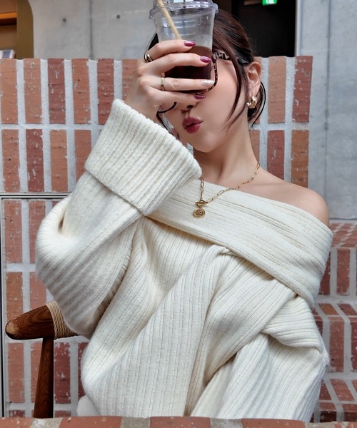 THEODORIC.dy(セオドリックディ)の「オフショルオーバートップス&パンツセット(ニット/セーター・レディース・アイボリー/ブラック/グレー/ベージュ・FREE)」の6枚目の写真