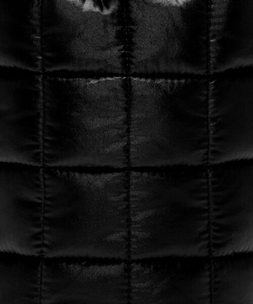 NIKE（ナイキ）の「ナイキ スポーツウェア パフル タイニートート (3L) / Nike Sportswear Puffle Tiny Tote (3L) HQ6709-010 Black（トートバッグ・メンズ・ブラック・ONE SIZE）」の3枚目の写真