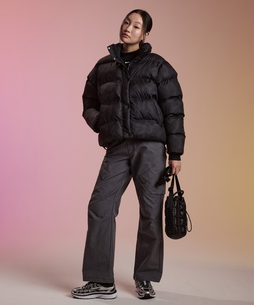 NIKE（ナイキ）の「ナイキ スポーツウェア パフル タイニートート (3L) / Nike Sportswear Puffle Tiny Tote (3L) HQ6709-010 Black（ショルダーバッグ・メンズ・ブラック・ONE SIZE）」の11枚目の写真