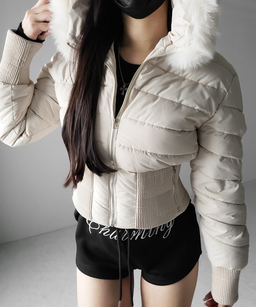 me+em select(ミームセレクト)の「※※【 2color 】ウエストマークファーフードレディフェイクダウンジャケット / waist mark fur hooded lady fake down jacket(ダウンジャケット/コート・レディース・ベージュ/ブラック・FREE)」の3枚目の写真