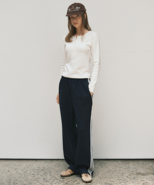 WEDNESDAYOASISFORWOMEN（ウェンズデー オアシス フォー ウーマン）の「W/ニュートロライン トラックパンツ_NAVY(W25-PT25)（スウェットパンツ・レディース・ネイビー・MEDIUM/LARGE）」の3枚目の写真