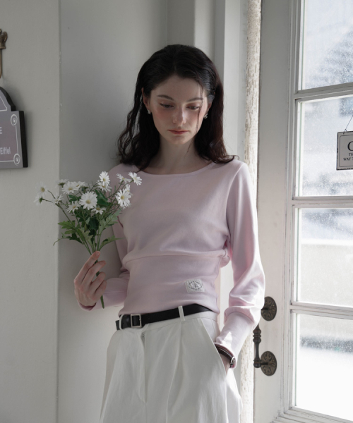 DEHEVE（デヘヴェ）の「Slim U-neck Long Sleeve [Pink]（Tシャツ/カットソー・レディース・PINK・FREE）」の2枚目の写真