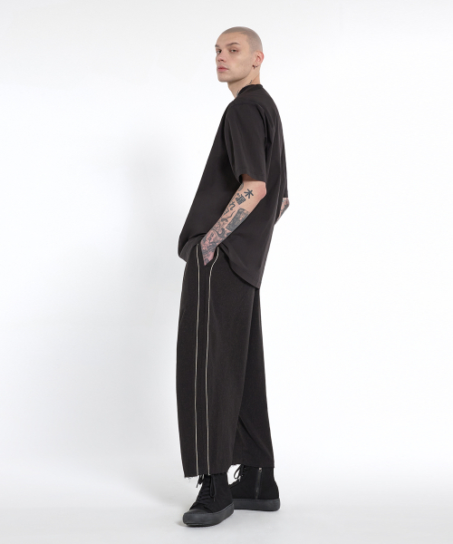 DGNAK(ディグナク)の「ワイドバギーパンツ (ブラック)_ PE1PA0707(その他パンツ・メンズ・その他・SMALL/MEDIUM/LARGE)」の2枚目の写真