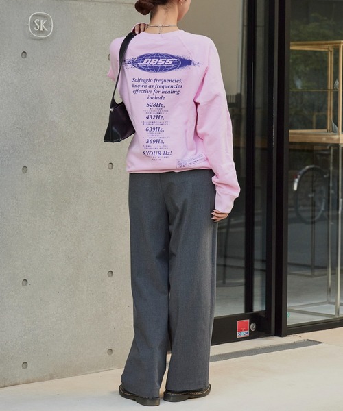 DIET BUTCHER SLIM SKIN(ダイエットブッチャースリムスキン)の「DIET BUTCHER SLIM SKIN/ダイエットブッチャースリムスキン RADIAL SWEAT ワッペンロゴ クルーネック スウェット トレーナー(スウェット・メンズ・パープル/グリーン/グレー/ブルー/オリーブ/ライトピンク・S/M)」の17枚目の写真
