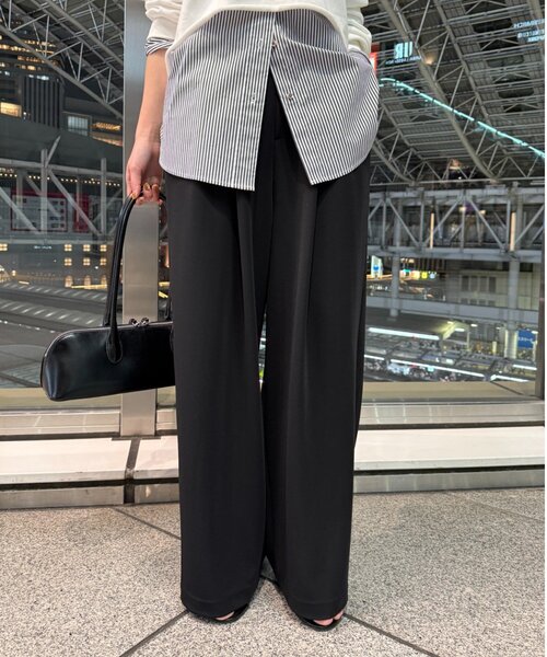 LOUNGEDRESS(ラウンジドレス)の「【@ld_risaコラボ】ジャージータックワイドパンツ(その他パンツ・レディース・ブラック/オフホワイト/ベージュ・SMALL/MEDIUM)」の2枚目の写真