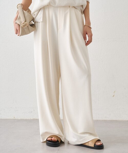 LOUNGEDRESS(ラウンジドレス)の「【@ld_risaコラボ】ジャージータックワイドパンツ(その他パンツ・レディース・ブラック/オフホワイト/ベージュ・SMALL/MEDIUM)」の11枚目の写真